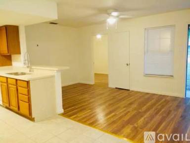 Main picture of 404 W 4th St