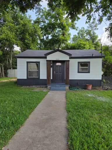 Main picture of 1611 W Avenue C