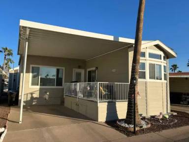 Main picture of 5055 E University Dr