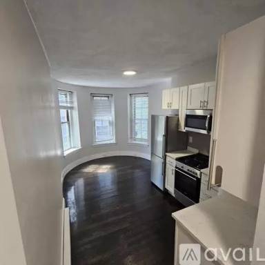 Main picture of 32 Clearway St