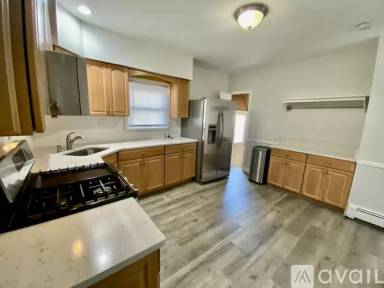 Main picture of 384 Highland St