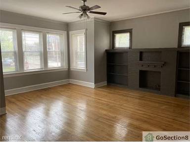 Main picture of 5958 S Rockwell St