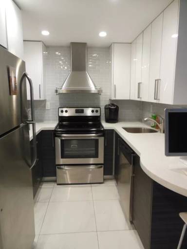 Main picture of 744 Executive Center Dr