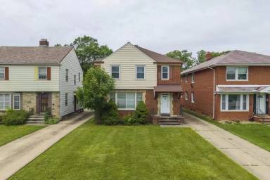 Main picture of 2416 Warrensville Center Rd