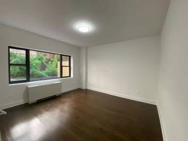 Main picture of Sutton Town House