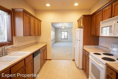 Main picture of 852 Ivern Dr