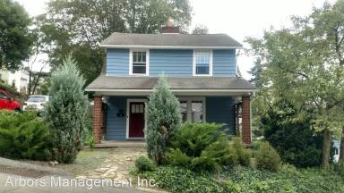 Main picture of 710 Straight St