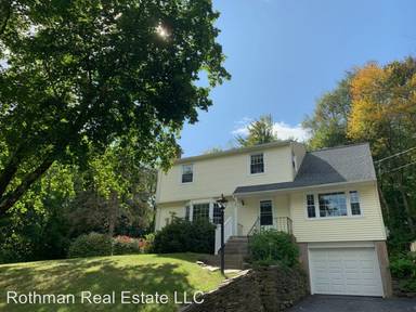 Main picture of 55 Pond Ln