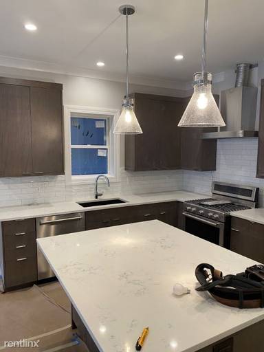 Main picture of 3343 N Kenmore Ave