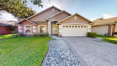 Main picture of 4520 Deep River Way E