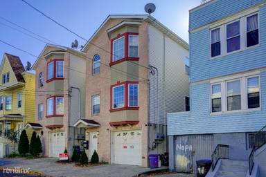 Main picture of 141 Clendenny Ave