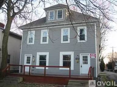 Main picture of 421 E Lane Ave