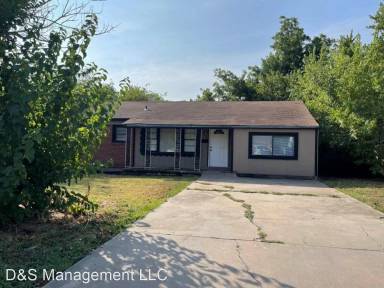 Main picture of 3804 SE 24th St