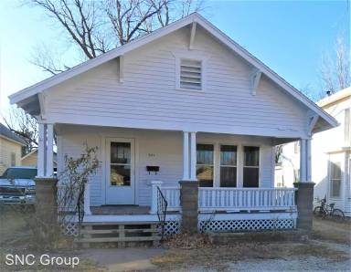 Main picture of 921 N Poplar St