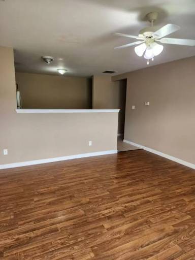 Main picture of 424 Shade Tree Ln