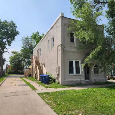 Main picture of 1513 Des Moines St