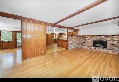 Main picture of 22747 Erwin St