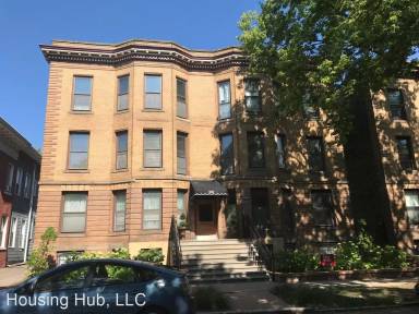 Main picture of 305 Dayton Ave