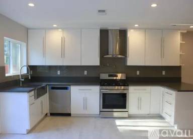 Main picture of 5731 Lasaine Ave