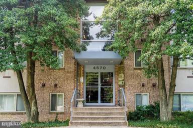 Main picture of 4570 MacArthur Blvd NW