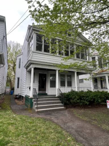 Main picture of 258 Manning Blvd