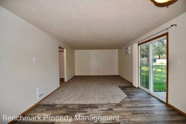 Main picture of 117 E 14th Ave