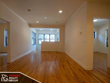 Main picture of 3234 W Leland Ave