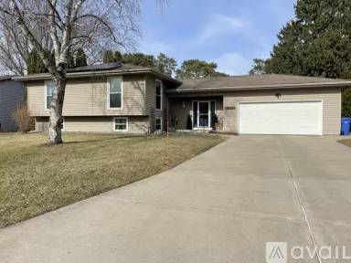 Main picture of 2812 Lyman Ln