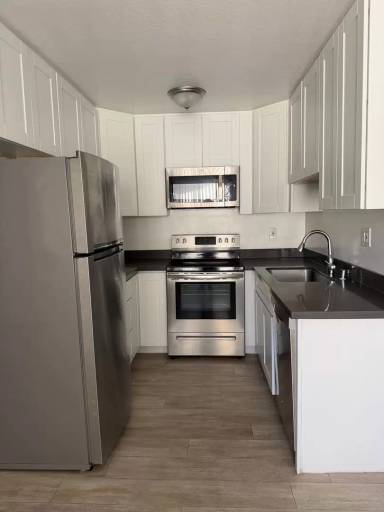 Main picture of 1240 W Washington Ave