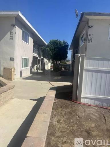 Main picture of 317 N Mission Rd
