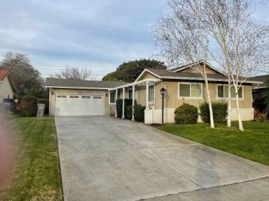 Main picture of 909 Hummingbird Dr
