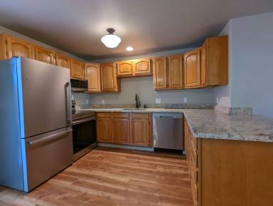 Main picture of 840 W 4th Aly