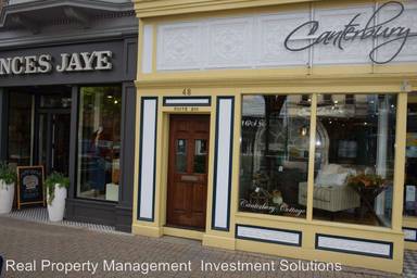 Main picture of 48 E 8th St