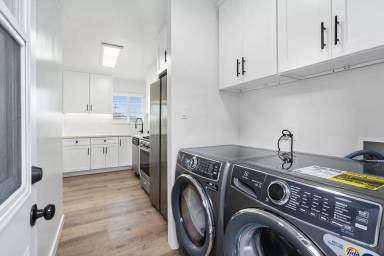 Main picture of 1820 S Dunsmuir Ave