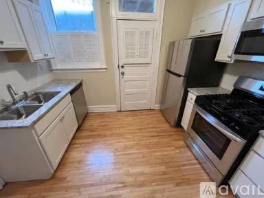 Main picture of 2221 W Arthur Ave