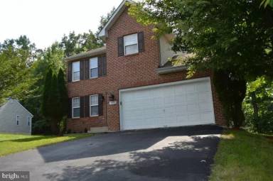Main picture of 4402 Birchtree Ln