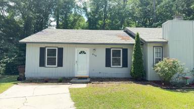 Main picture of 318 Cedar Creek Dr