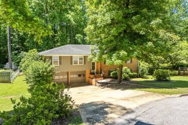 Main picture of 307 Lancaster Ave