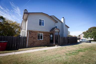 Main picture of 9111 W Westlawn St