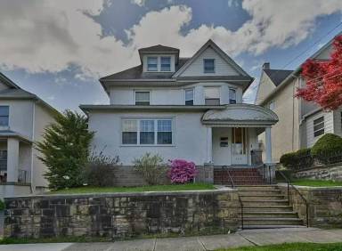 Main picture of 2027 Prospect Ave