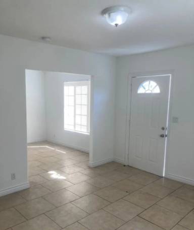 Main picture of 806 N Alvarado St