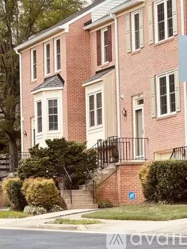 Main picture of 397 S Pickett St