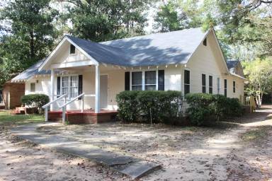 Main picture of 921 W 4th Ave