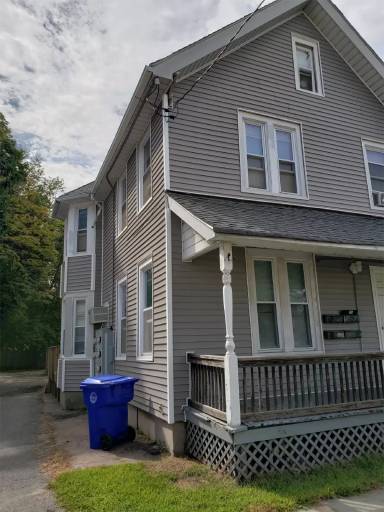 Main picture of 33 Elm St