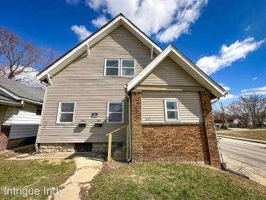 Main picture of 301 N Temple Ave