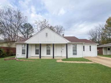 Main picture of 3380 Laurel Dr