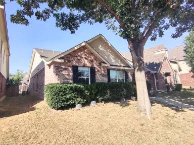 Main picture of 8929 Holliday Ln