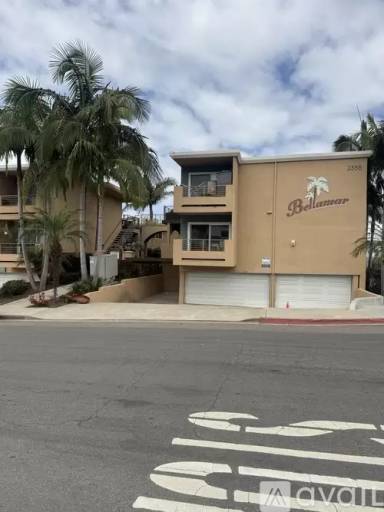 Main picture of 2556 Chicago St