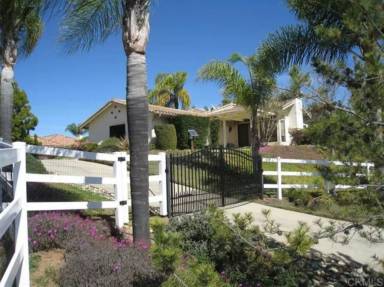 Main picture of 2475 Paseo Monte