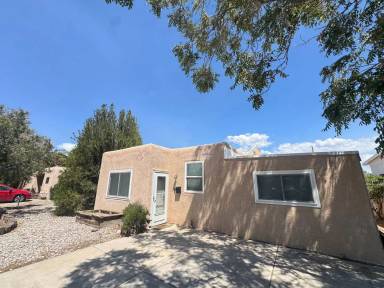 Main picture of 2734 Graceland Dr NE